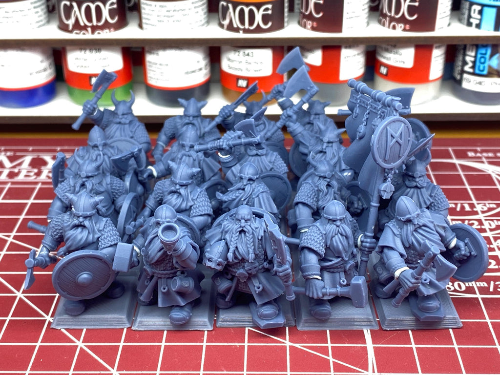 Dwarfs Warriors Unit - in 12k- by Highlands Miniatures