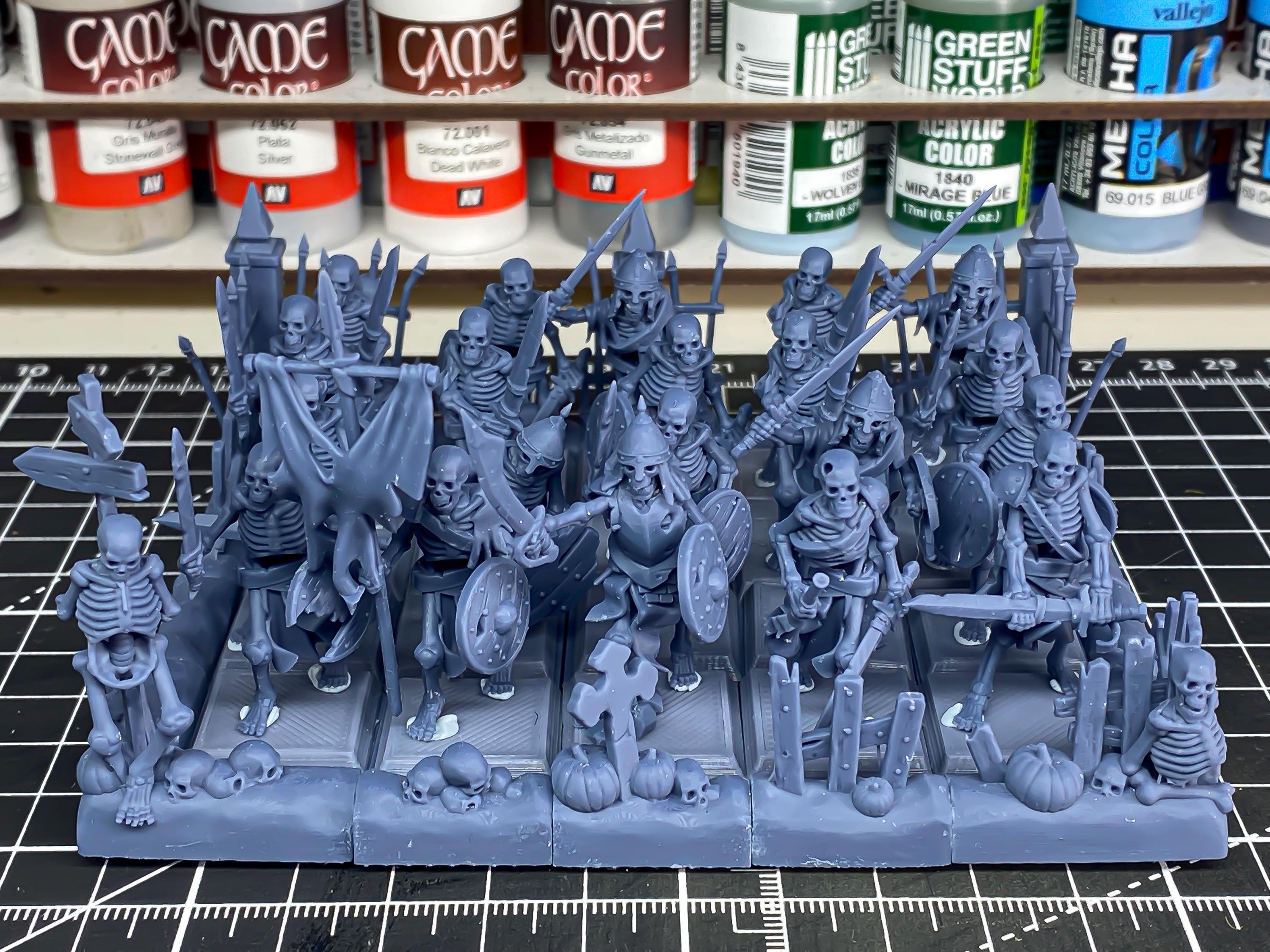 Skeleton Warriors with Swords Unit - in 12k- by Highlands Miniatures
