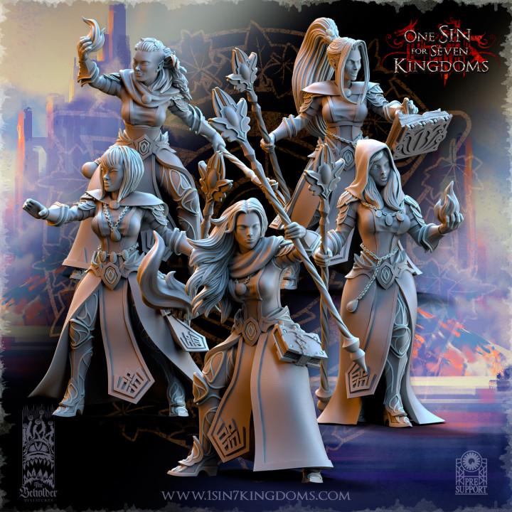 Silvermoor Elves Sorceresses of the Inner Circle - in 12k- by TheBeholderMiniatures