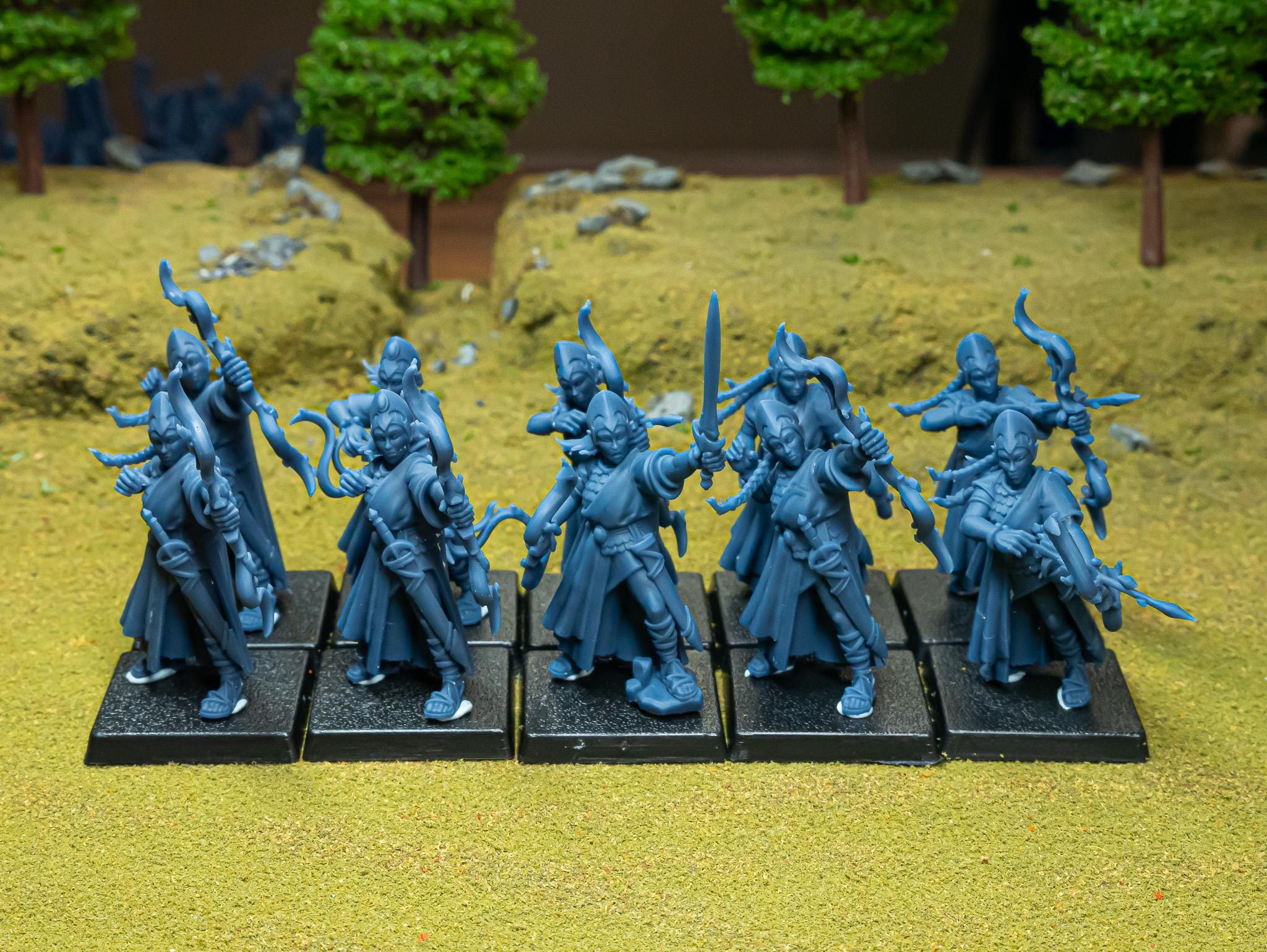 Aegean Maids with Bows - in 12k- by Highlands Miniatures