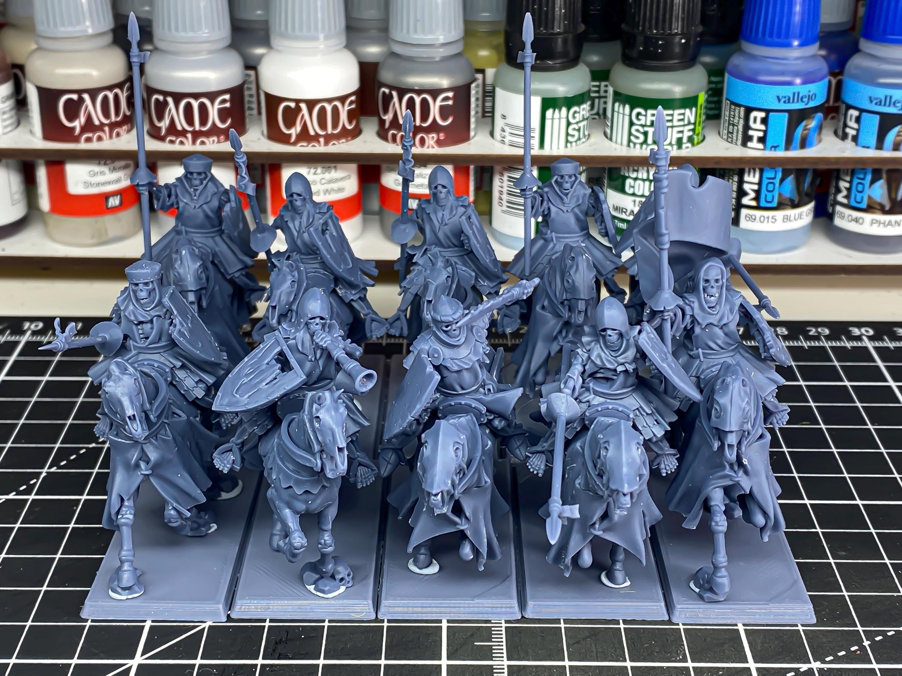 Mounted Skeletons - in 12k- by Highlands Miniatures