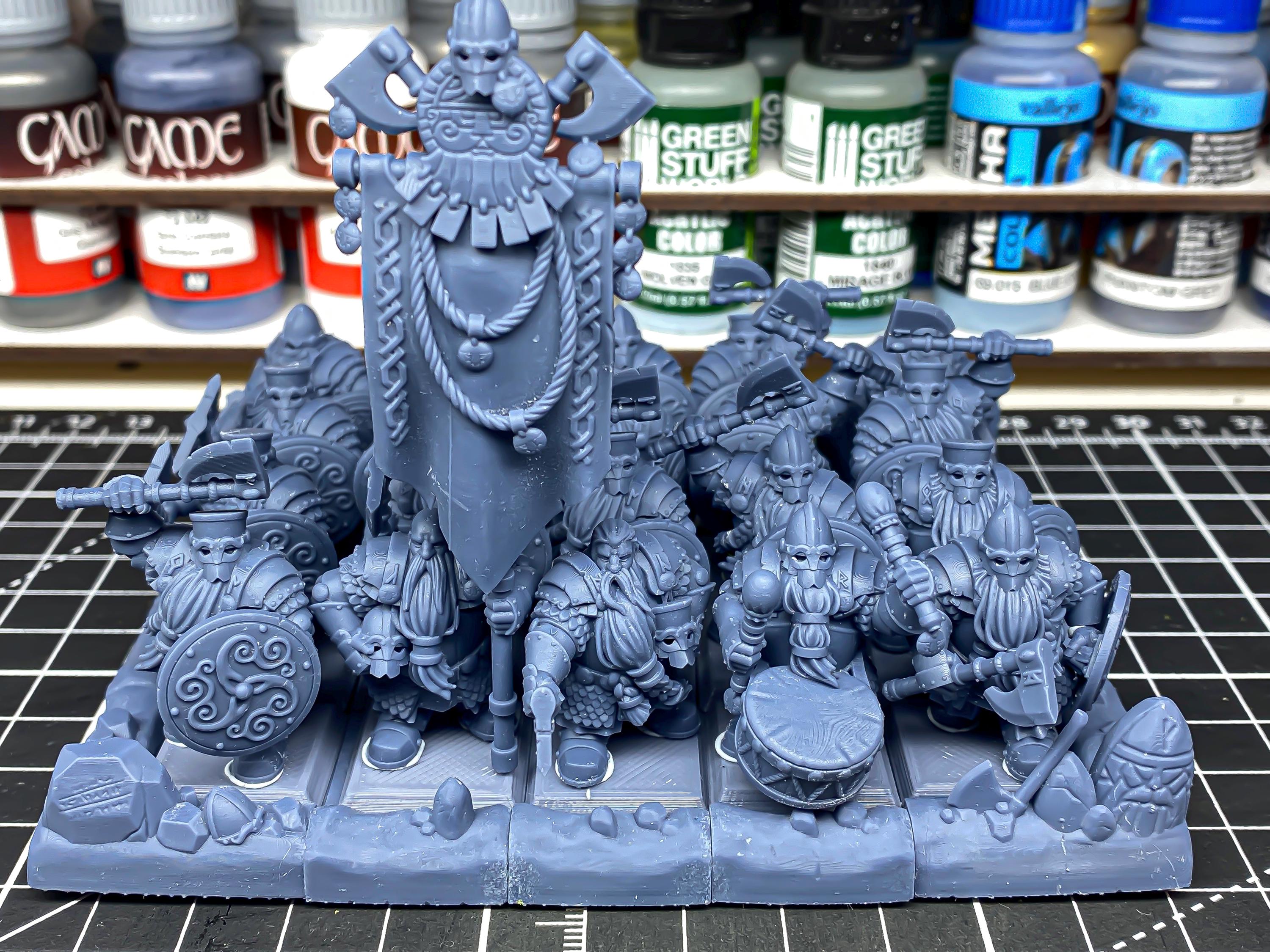 Dwarf Huscarls Unit - in 12k- by Highlands Miniatures
