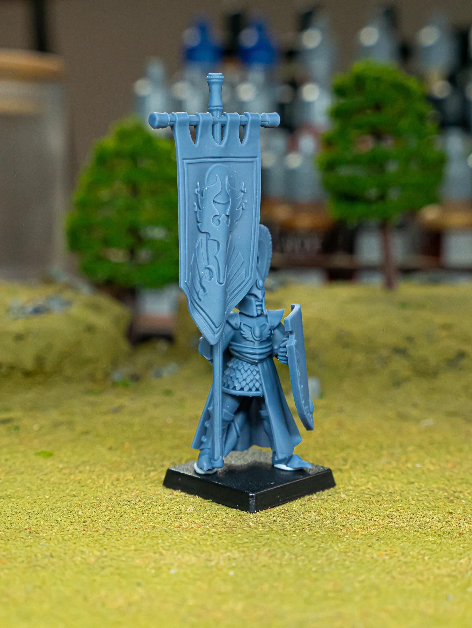Aegean Elf with Banner  - in 12k- by Highlands Miniatures