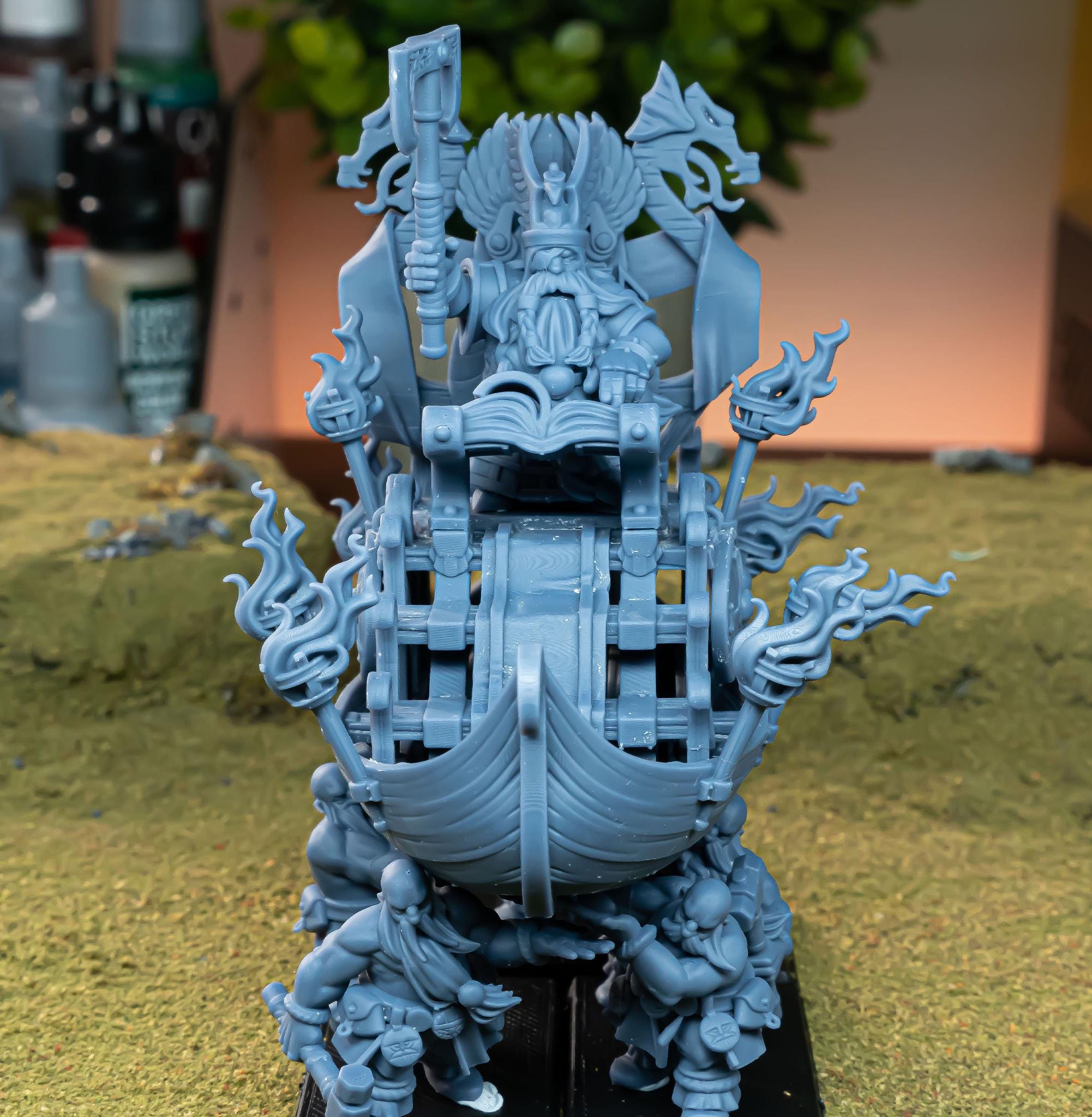 Dwarf King on Throne - in 12k- by Highlands Miniatures