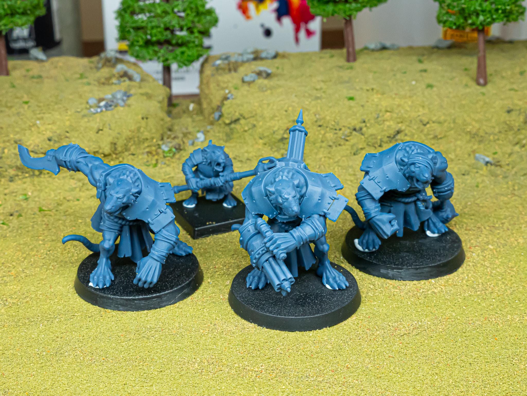 Ratgors and Ratgor Master  miniature - in 12K - by Highlands Miniatures