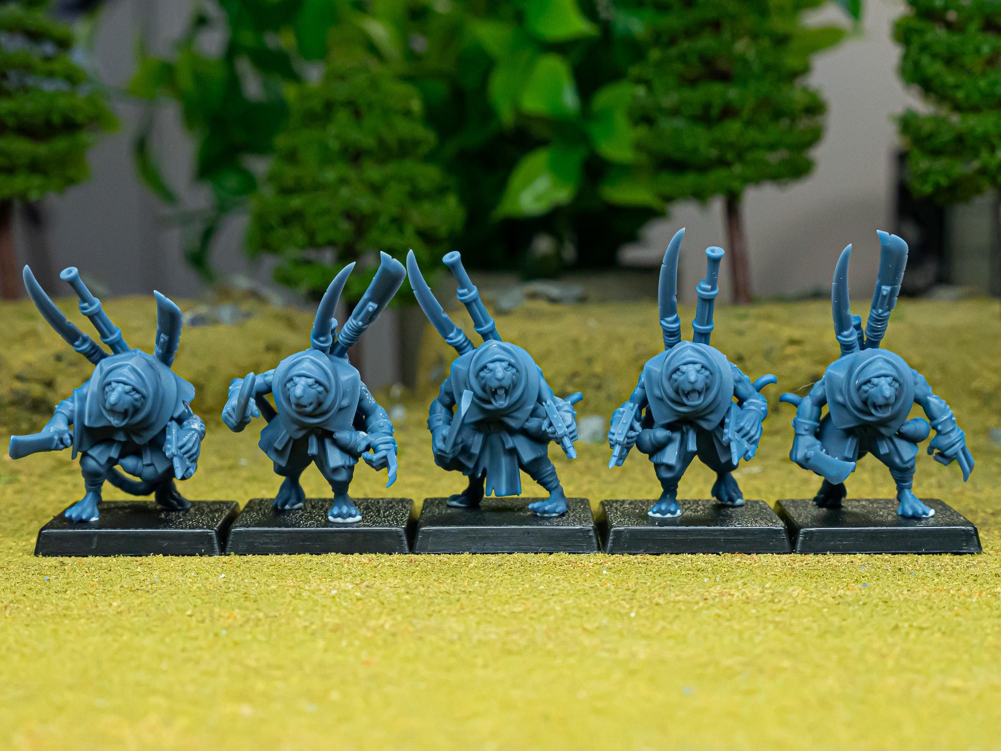 Sewer Vermin Smugglers  miniature - in 12K - by Highlands Miniatures