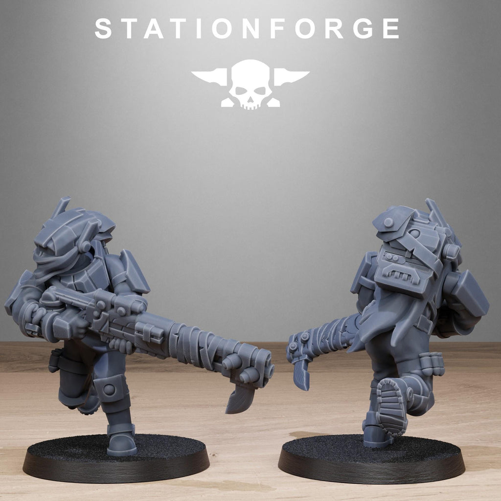 Tarion Hunters  - in 12k - by Station Forge
