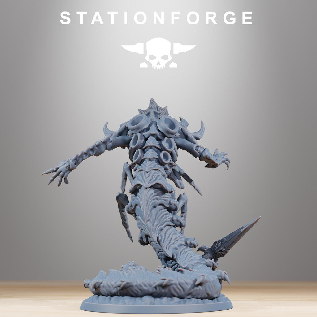 Xenarid Wormaak  - in 12k - by Station Forge
